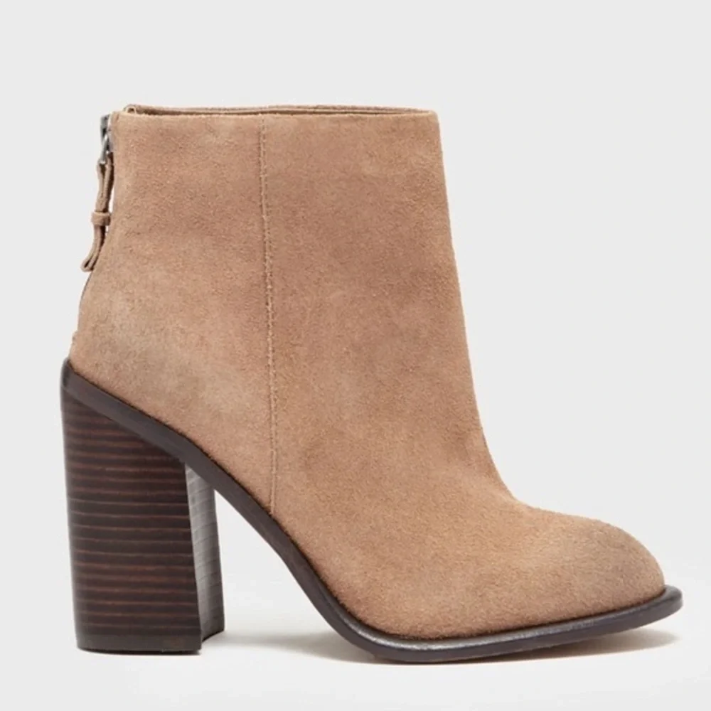 Kelsi Dagger‎ Brooklyn Huron Latte Suede Booties Chunky Heel 7.5